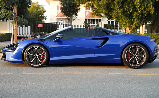 McLaren Artura Spider - Blue