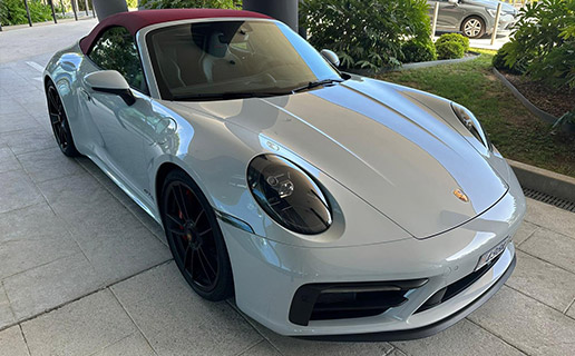 Porsche 911 GTS Targa - Off White